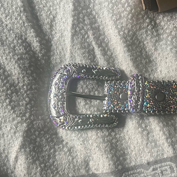 100 % Authentic B.B. Simon belt - Picture 5 of 5